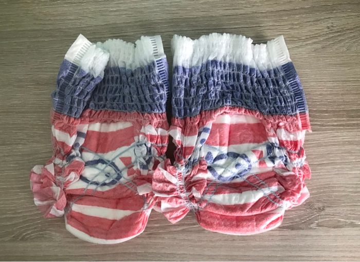 Lot de 2 Culottes de bain neuves   Mots d'enfants 7/12KG