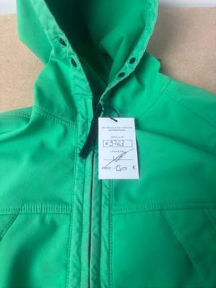 Veste coupe vent Stone Island taille xs - photo numéro 2
