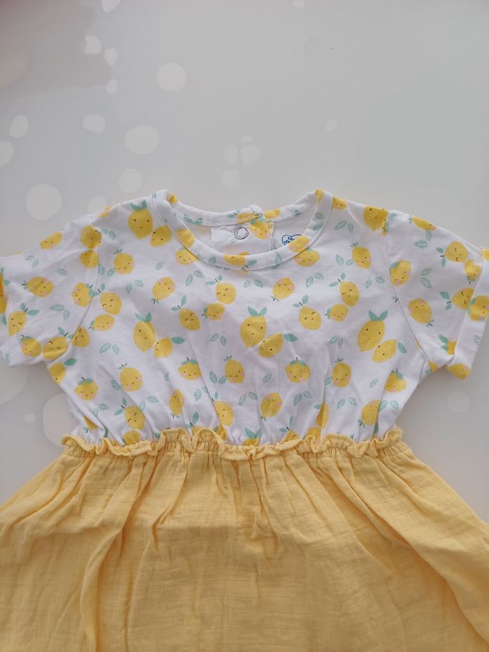 Robe neuve taille 9 mois - photo numéro 2
