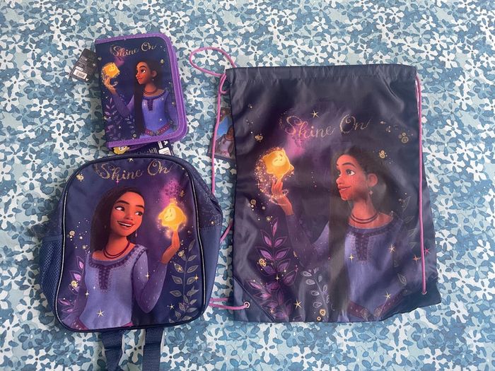 Un sac à dos une trousse 1 sac piscine princesse Disney