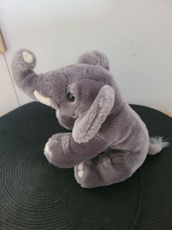 éléphant en peluche Keel Toys