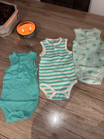 Lot bodies 12mois
