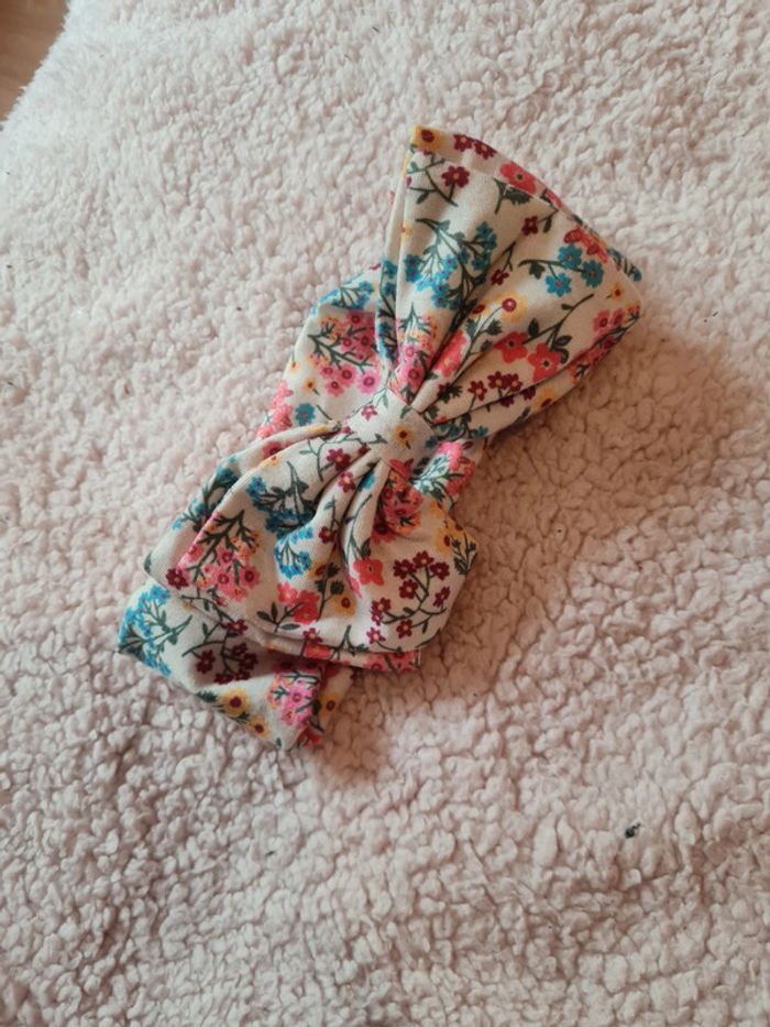 Bandeau fleuri fille