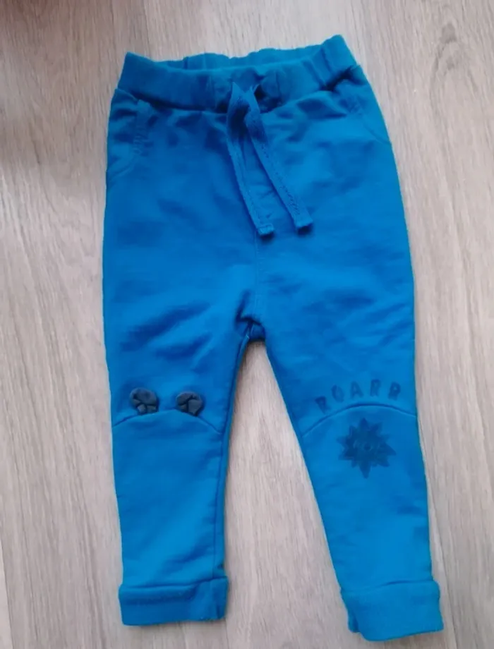 Pantalon bleu in extenso