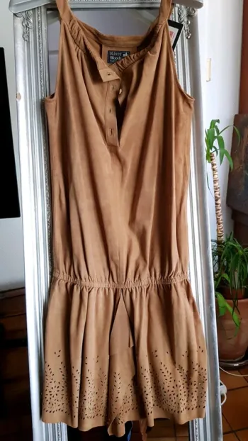Magnifique robe en cuir