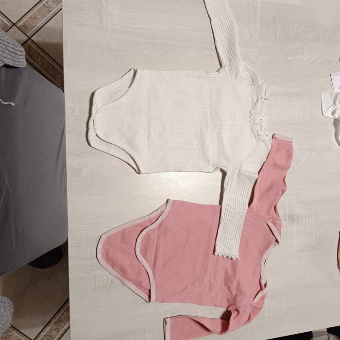 Lot 2 bodies manches longues