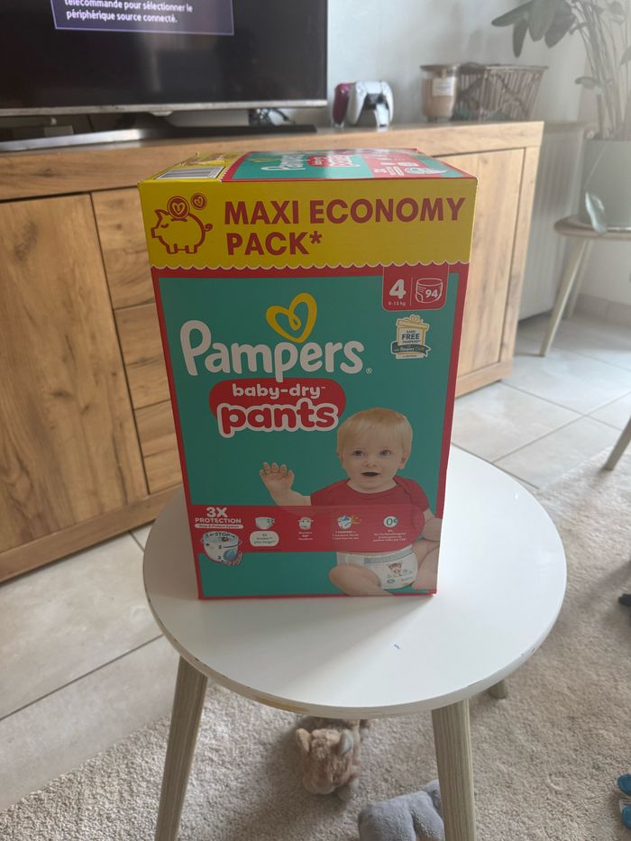Carton de couches Pants Pampers neuf en taille 4 - photo numéro 2