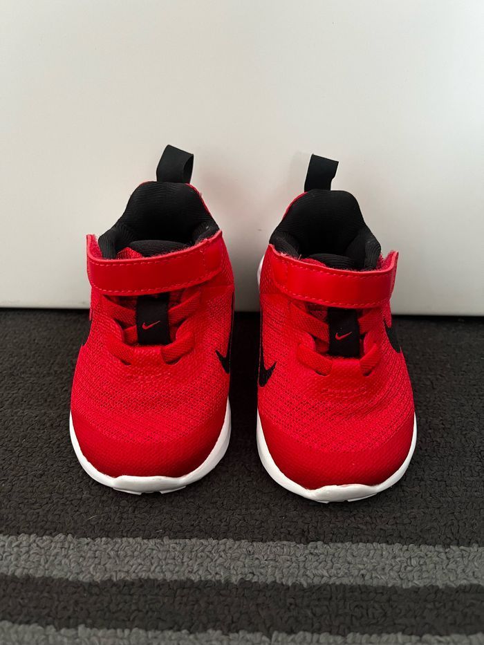 Chaussures bébé baskets scratch neuves Nike EUR 18,5 - photo numéro 1