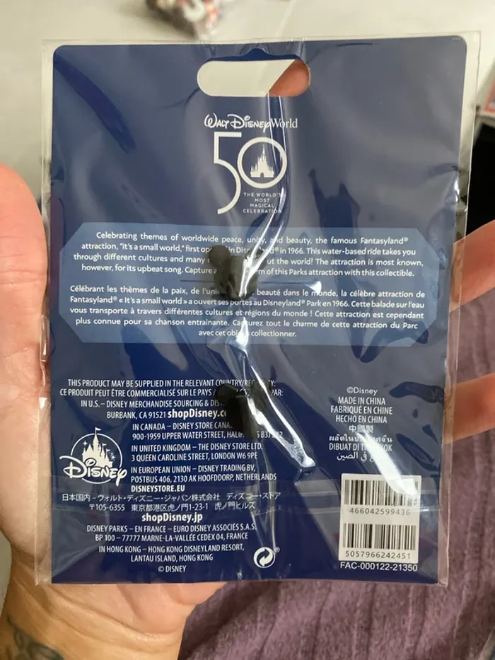 Pin's disney small world 4/12 - photo numéro 2