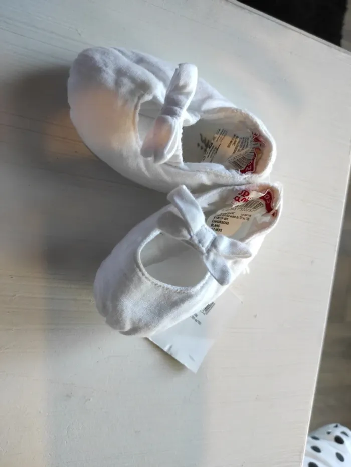 Chaussons blancs DPAM neufs