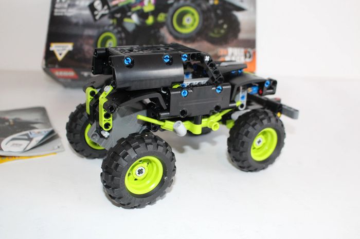 Lego Technics 42118 Monster Jam Grave Digger - photo numéro 3