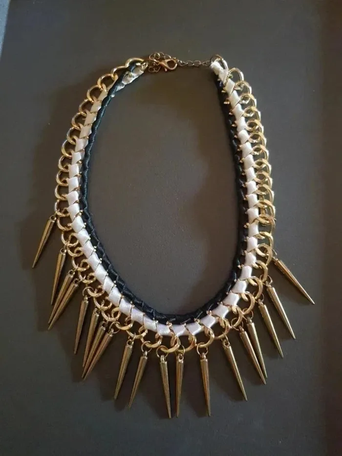 Collier. femme doré, blanc .40 cm Neuf sans étiquette - photo numéro 2