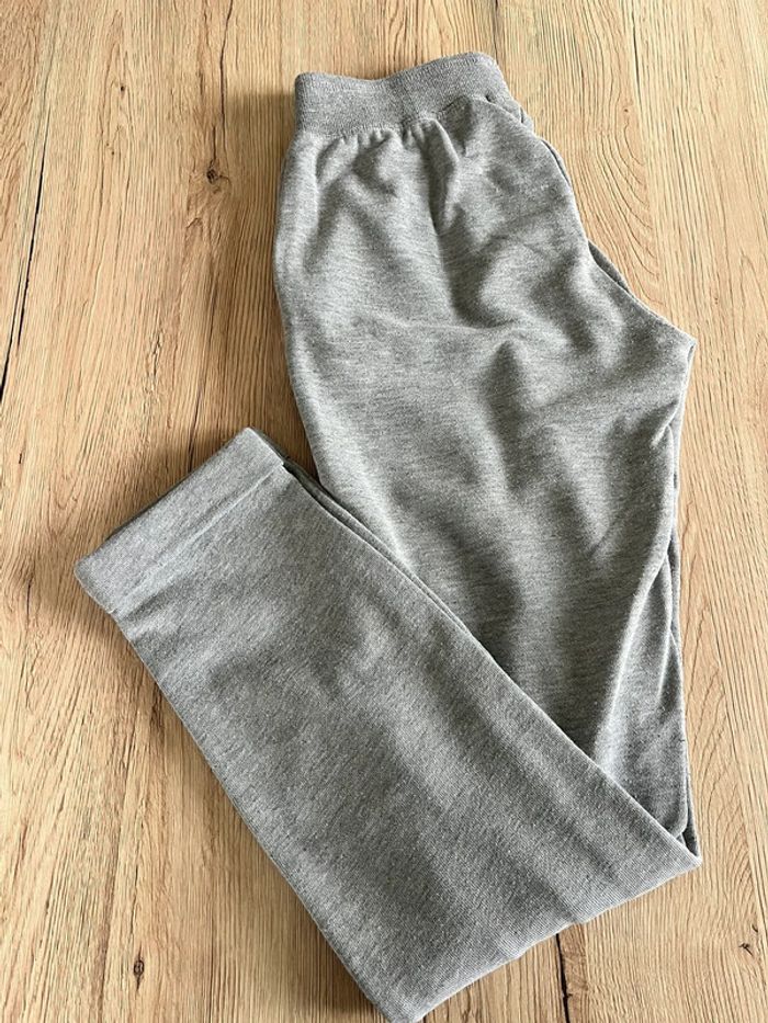 Jogging gris taille 12 ans