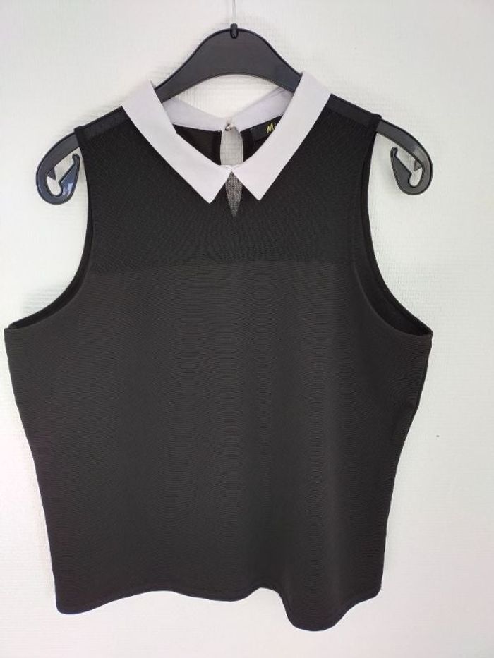 Blouse noire sans manche
