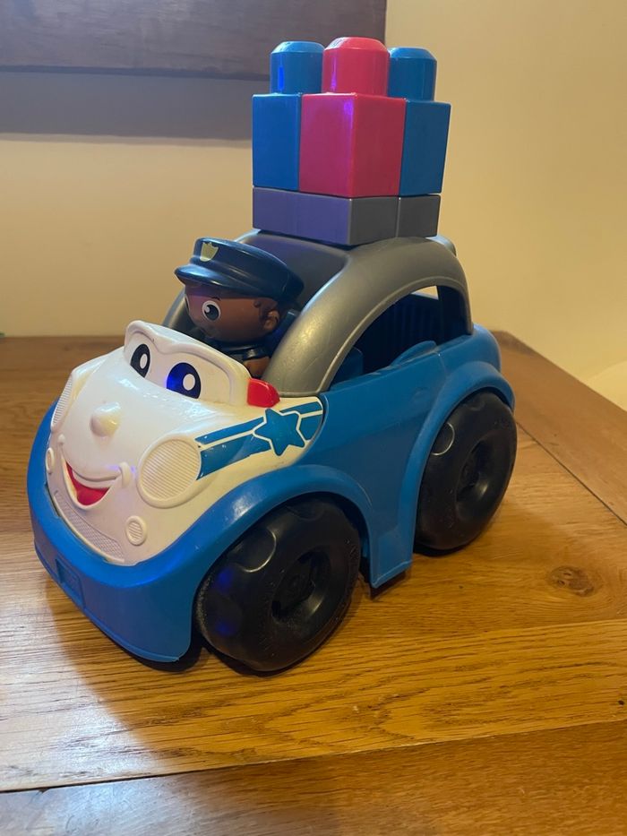 Voiture de police mégabloks - photo numéro 3