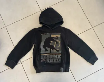 Pull à capuche noir 10 ans