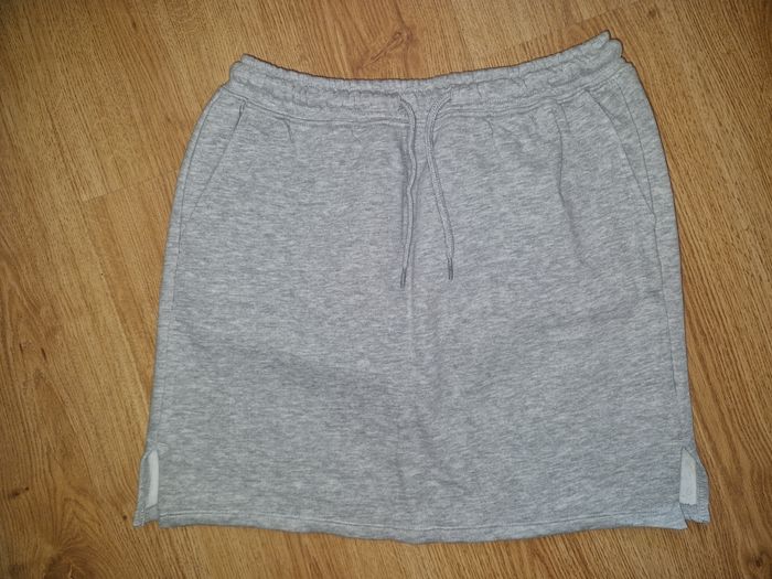JUPE  MOLLETON H&M TAILLE S NEUVE
