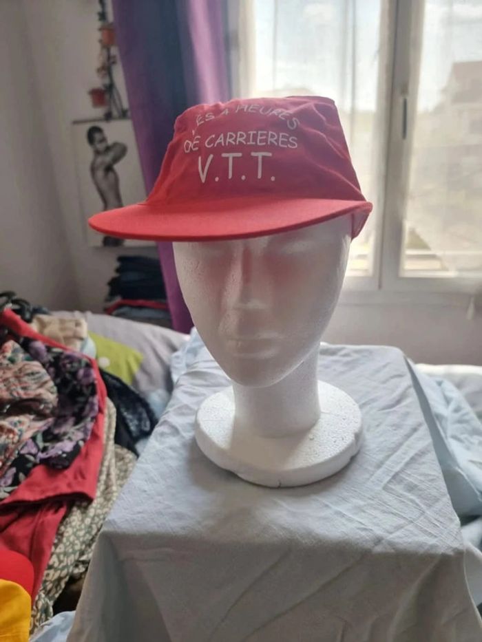 Casquette à élastique taille unique neuve - photo numéro 2