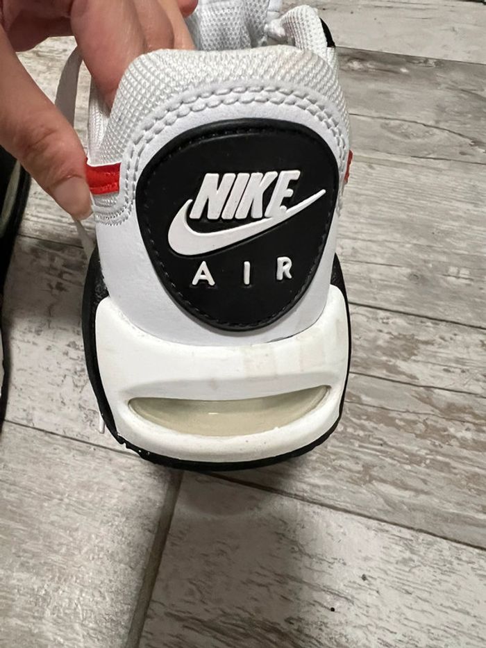 Nike Air Max Blanc Rouge 579995 101 - photo numéro 4