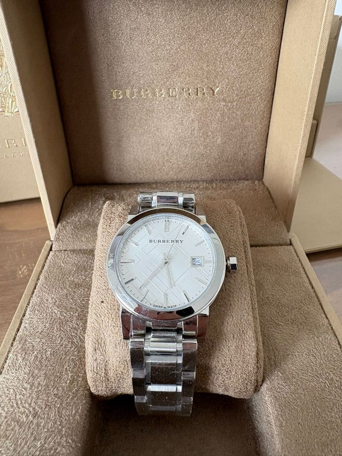 Montre Burberry argenté et blanche Neuve bu9100 - photo numéro 2