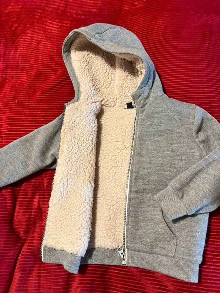 Très jolie veste - photo numéro 3