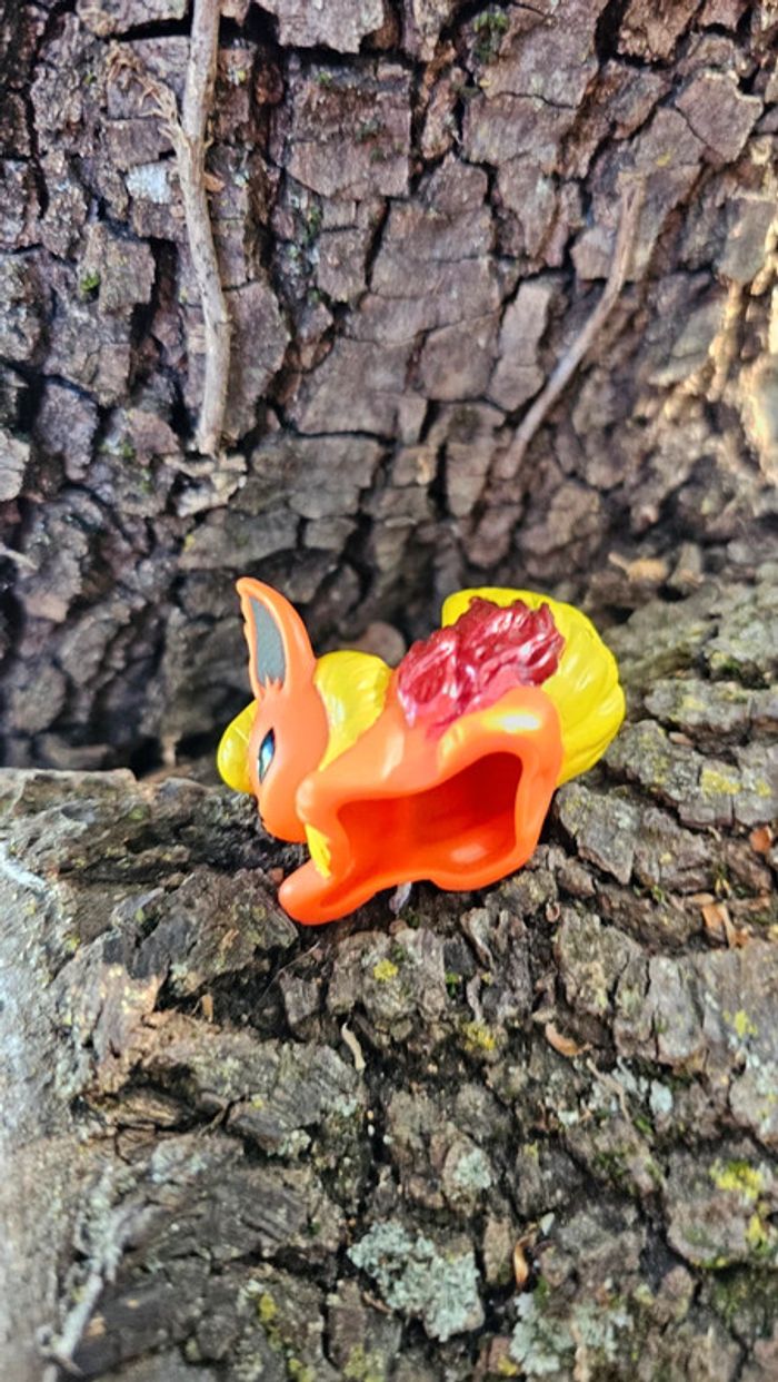 Super figurine Pokemon Nintendo finger puppet pyroli - photo numéro 4