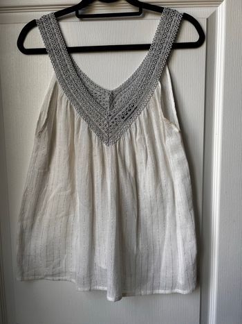 haut blanc pour spectacle et théâtre