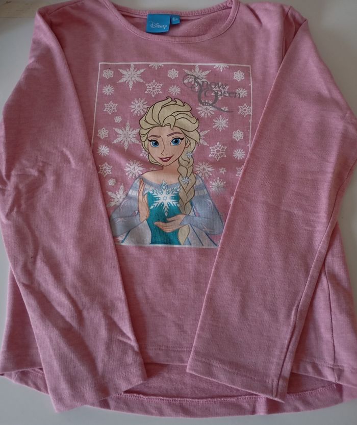 Pull sweat ,8 ans, ,coton polyester rose ,argenté et motif Elsa ,Reine des neiges. Disney . Parfait état . - photo numéro 2