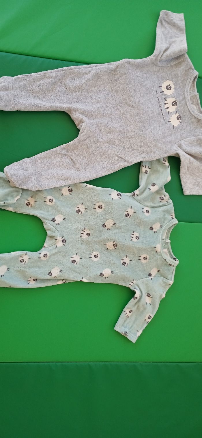 Lot 2 pyjamas
