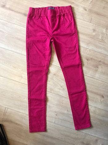 Jeans neuf taille 10ans