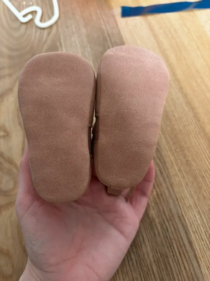 Chaussons bébé - photo numéro 3