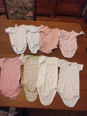 Lot de bodies 2 Mois