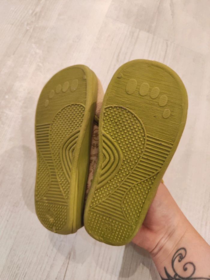 Chaussons dinosaure 26 - photo numéro 2