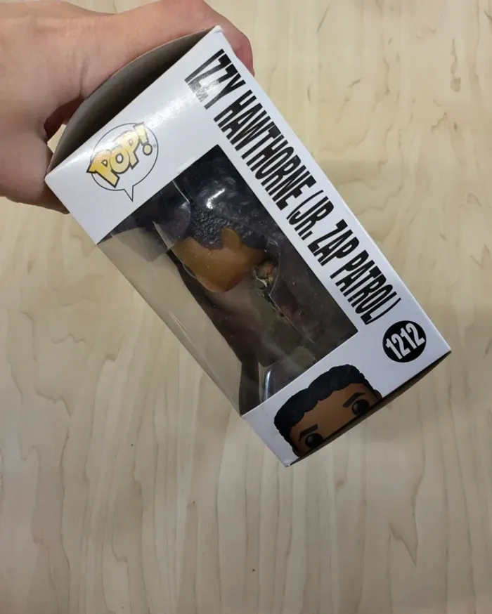Figurine Funko Pop Pixar Buzz le film 1212 : Izzy Hawthorne - photo numéro 3