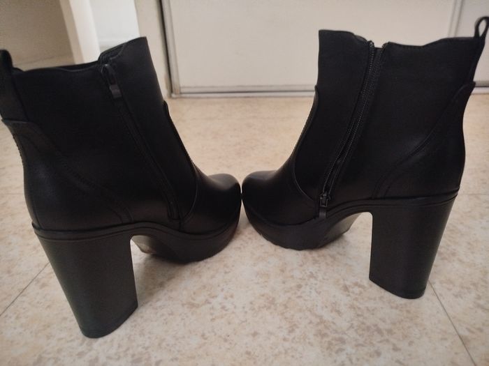 Bottes à talons neuves T39 - photo numéro 3
