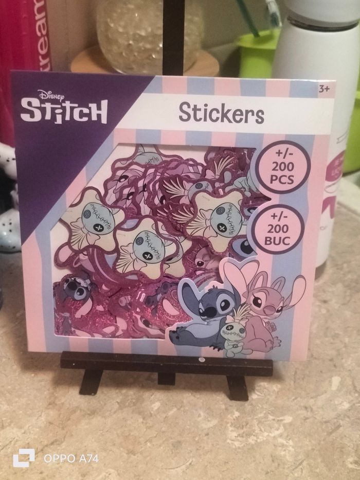 Disney 🧡 200 stickers Stitch