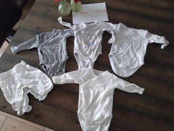 Lot de vêtements naissance bébé fille 0 mois
