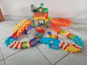 Maxi circuit train twist