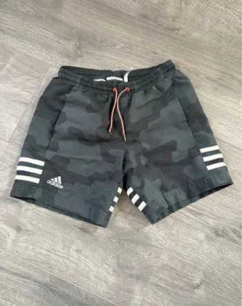 Short sport camouflage Adidas garçon 8 ans
