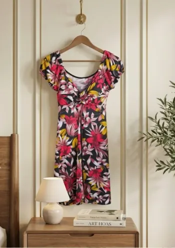 Robe colorée fleurie à décolleté froncé - Laredoute (S)