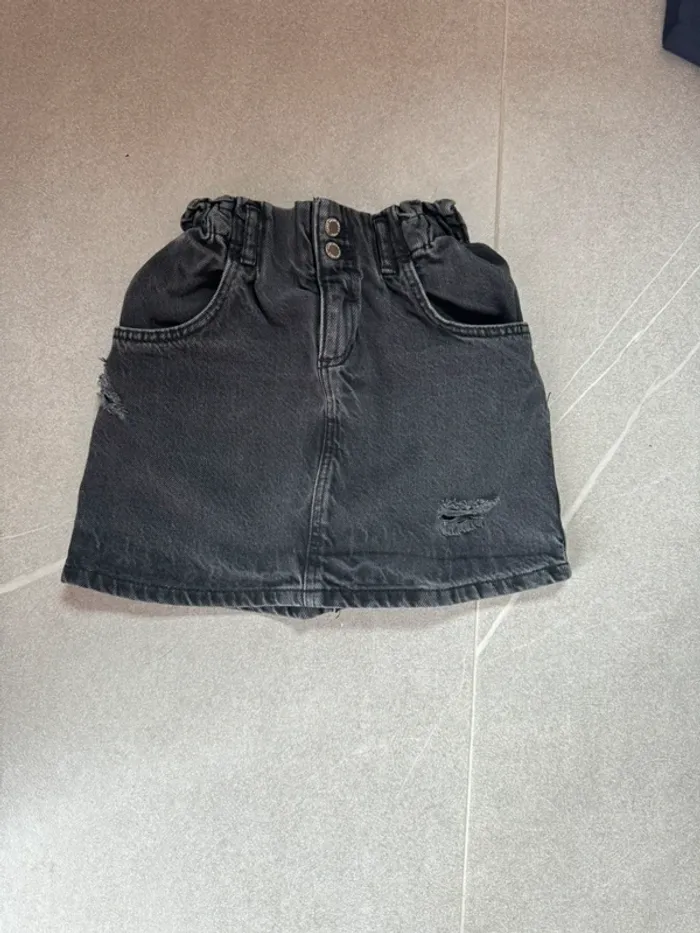Lot de 8 pantalons - 2 jupes - 1 veste - 1 tee shirt - photo numéro 15