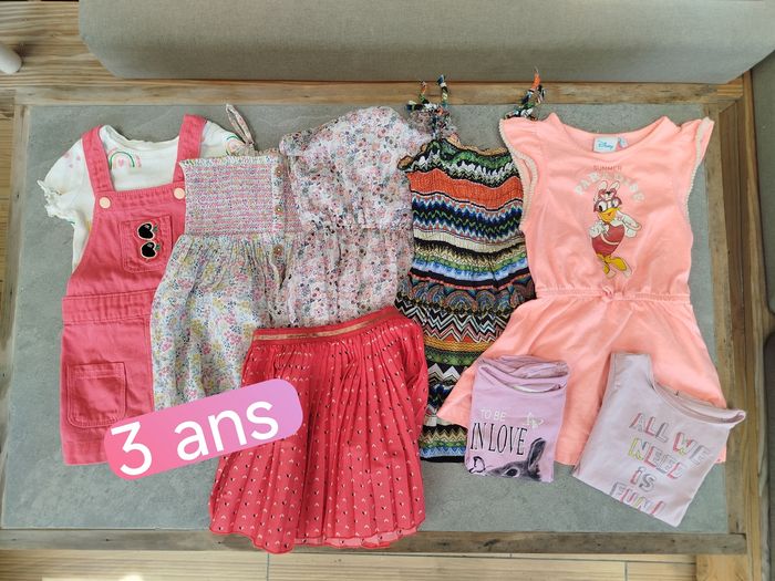 Lot vêtements fille - photo numéro 1