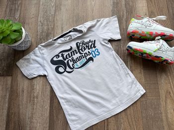 - Tee shirt Oakland - 6 ans - bon état, tache 