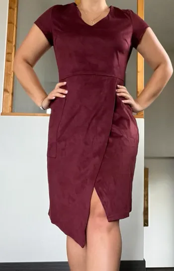 Robe élégante working girl suédine bordeaux