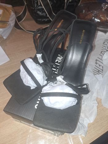 Chaussures a talons taille 41 neuf