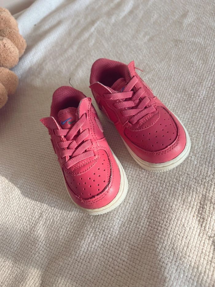 Baskets Nike air force 1 rose framboise taille 21 - photo numéro 3