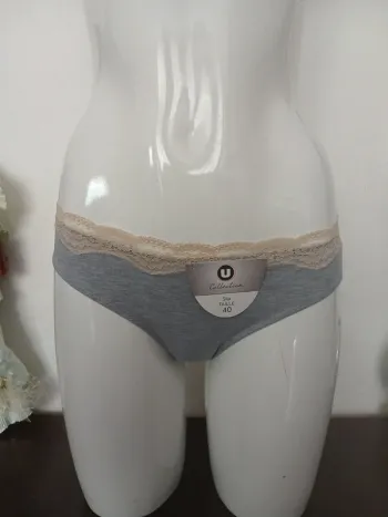 Slip gris dentelle taille 40