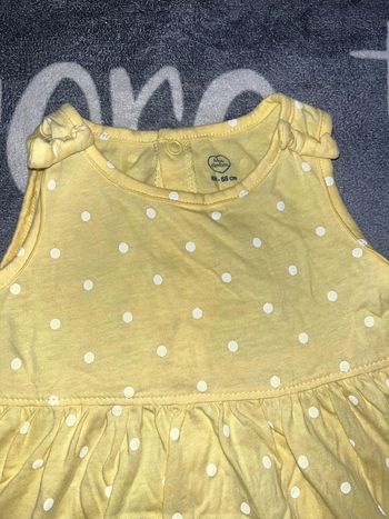 Robe bébé fille 6 mois en excellent état