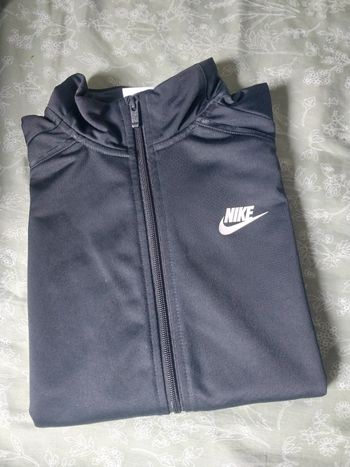 Veste Nike noire – Taille XL enfant (158–170 cm)