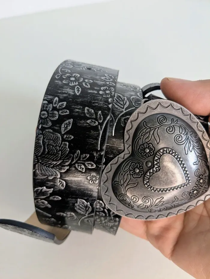 Ceinture vintage fleurie en relief – boucle cœur argentée 💘 - photo numéro 3